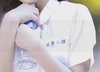 最新！17c发布奇妙黑料，让我惊到把水都呛了！