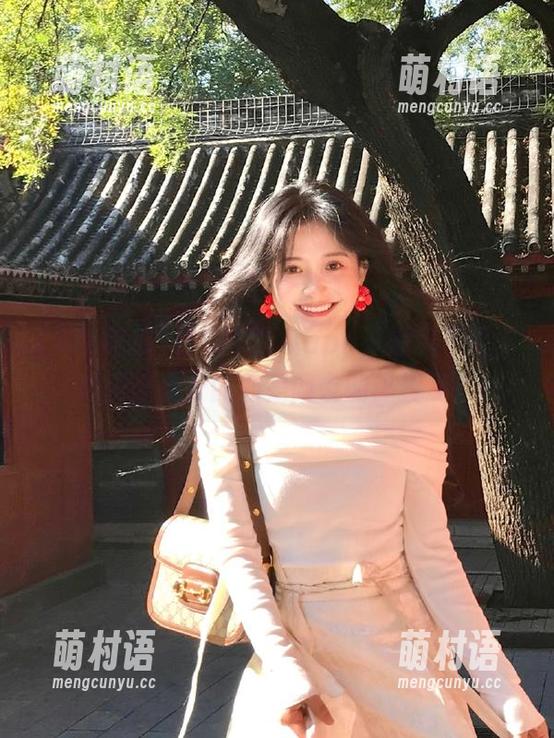 在17c吃瓜app,黑料不退,瓜田里盛开的乃是网友的热搜梦!-萌村语 在17c吃瓜app,黑料不退,瓜田里盛开的乃是网友的热搜梦!-萌村语