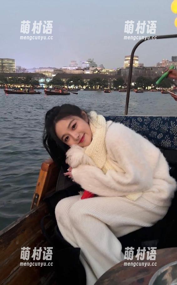 看了一晚八卦,怎么能错过地址718.st?快去下载吧,兄弟姐妹们!-萌村语 看了一晚八卦,怎么能错过地址718.st?快去下载吧,兄弟姐妹们!-萌村语