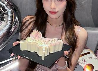 www吃瓜网cc给你最新瓜闻，兄弟姐妹们快围过来！
