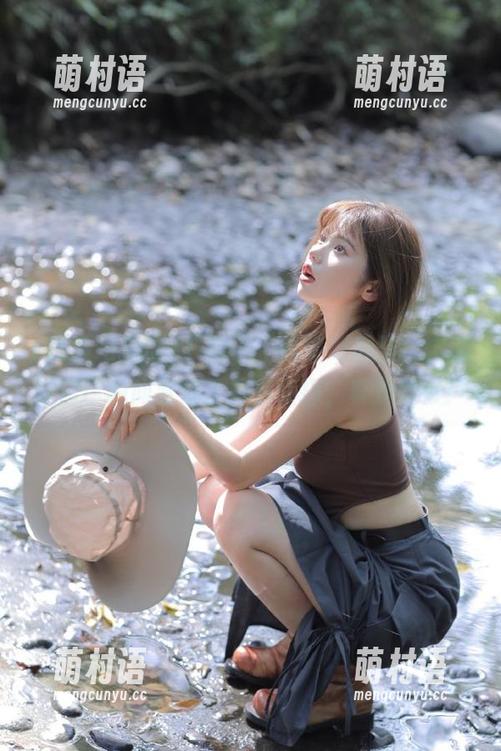 下载了‘我要吃瓜群’,感觉自己瞬间变成了八卦侦探,真是奇妙!-萌村语 下载了‘我要吃瓜群’,感觉自己瞬间变成了八卦侦探,真是奇妙!-萌村语