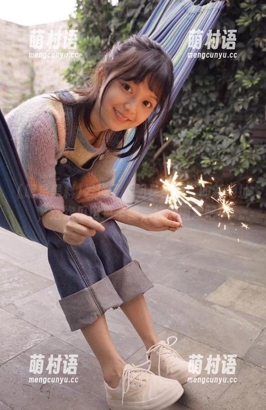 发现了“明星黑料”的新地址，这次瓜田更丰盛，快来围观吧！-萌村语